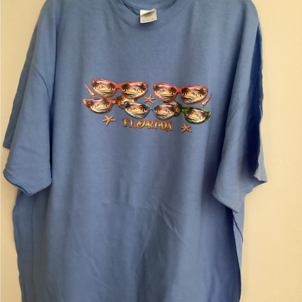 207. Gildan Light Blue Tee with Sunglasses Design NWOT